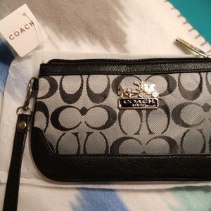 Super Cute, Coach signature black & gray wristlet